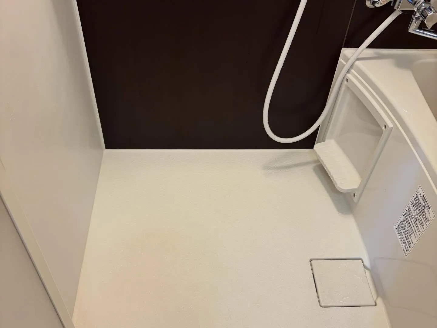 今日は水戸市で現状回復、内装工事、そしてキッチンのリメイク作...